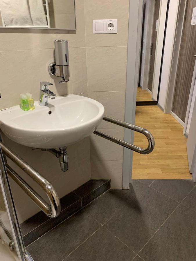 Favor Sport Hotel Kiev Exteriör bild