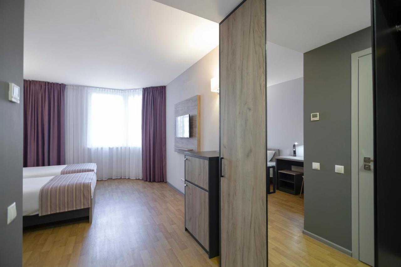 Favor Sport Hotel Kiev Exteriör bild