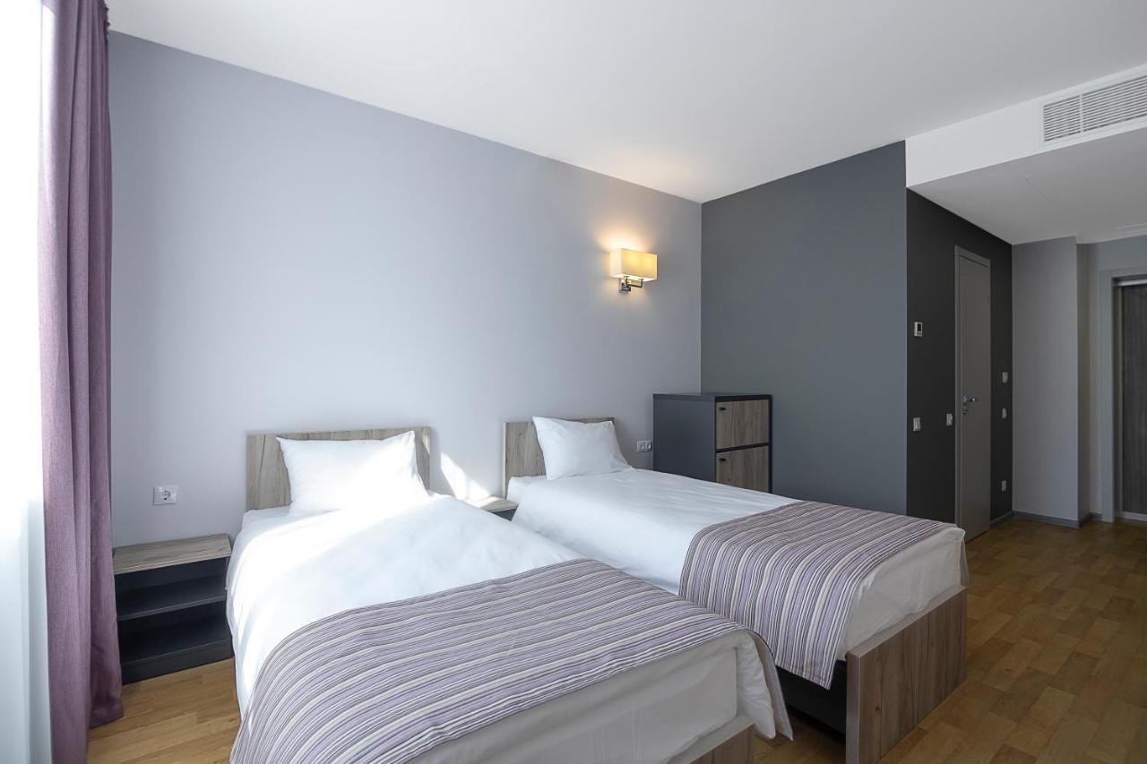 Favor Sport Hotel Kiev Exteriör bild