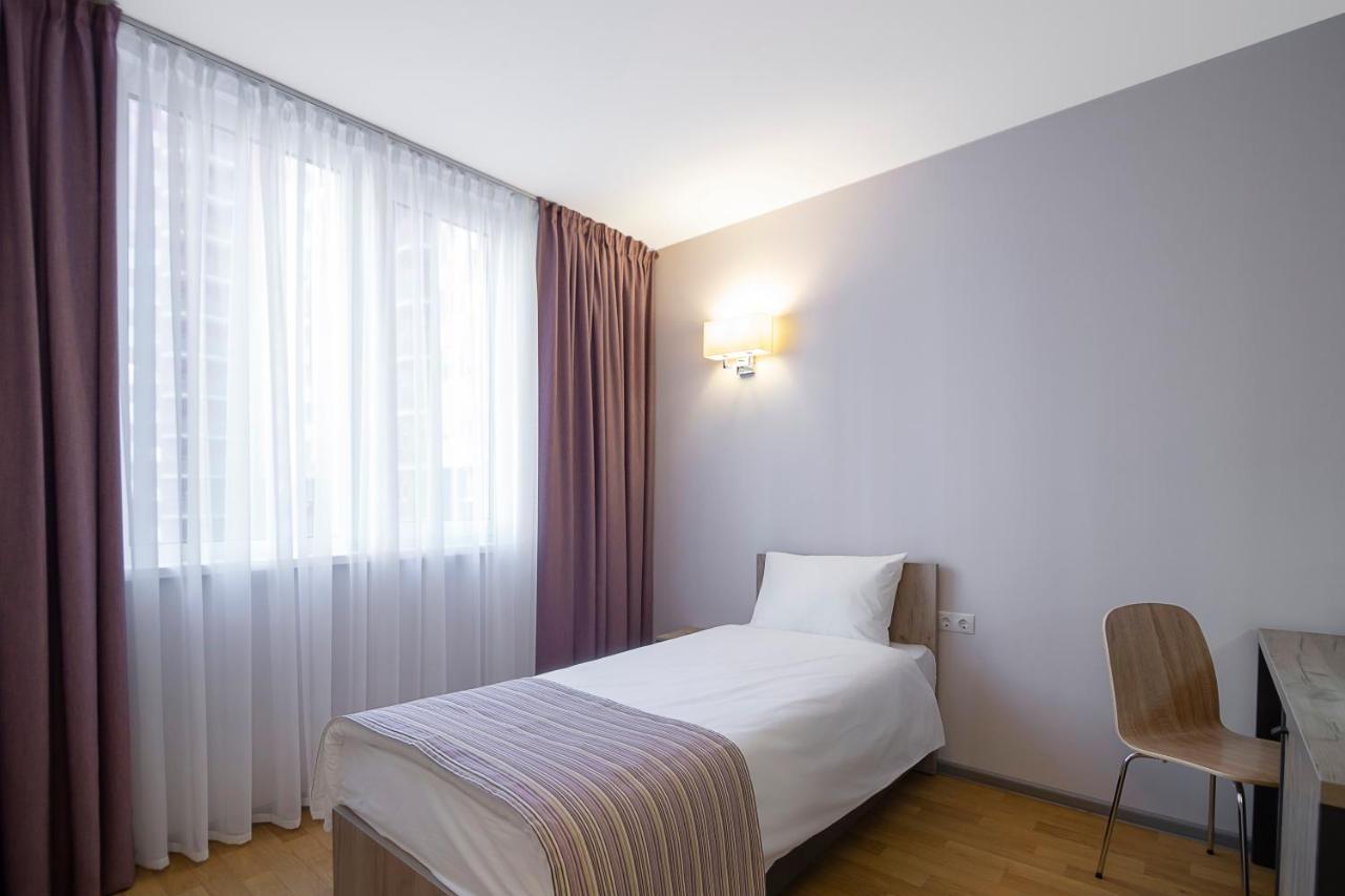 Favor Sport Hotel Kiev Exteriör bild