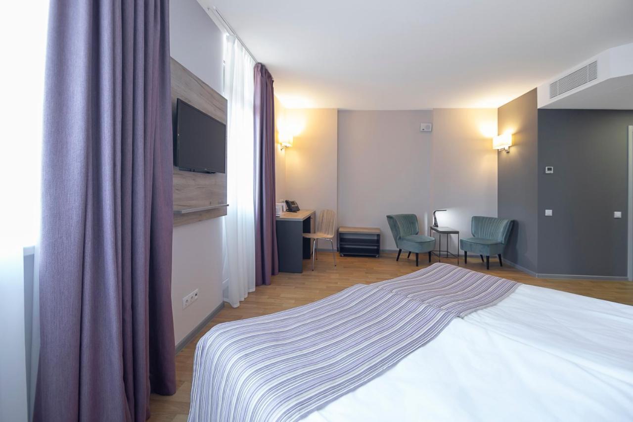 Favor Sport Hotel Kiev Exteriör bild