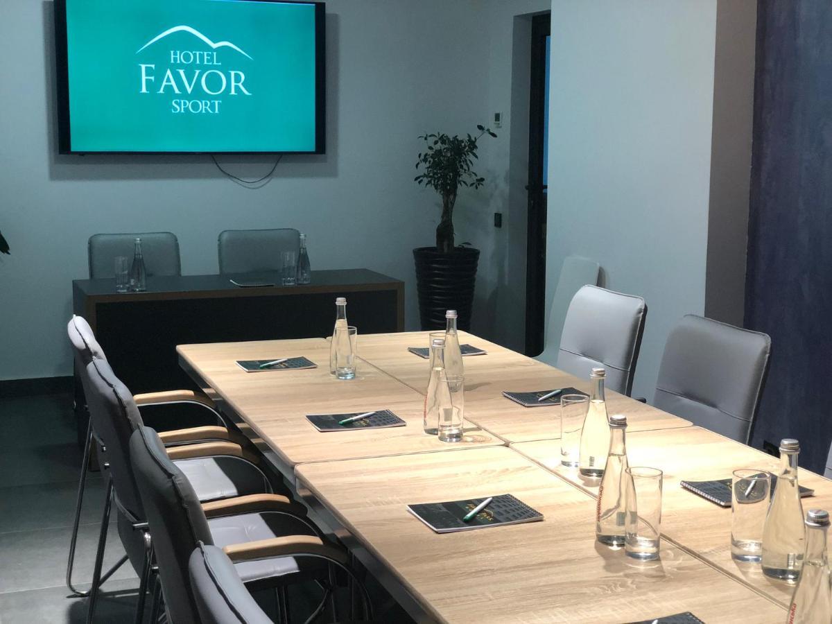 Favor Sport Hotel Kiev Exteriör bild